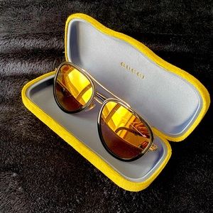 GUCCI ~ sunglasses NEVER WORN